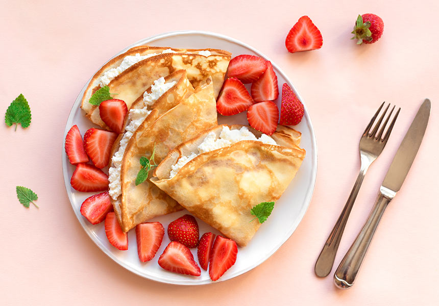 Crêpes con crema di ricotta e fragole Crêpes con crema di ricotta e fragole
