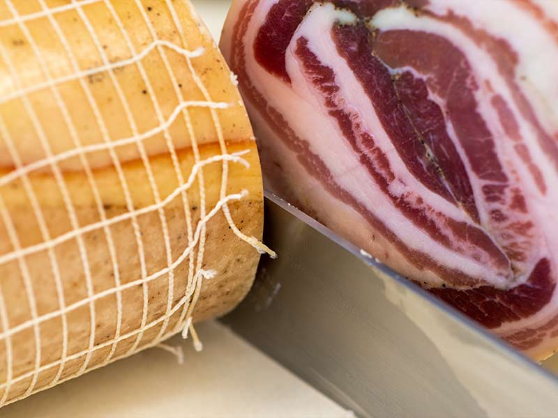 Produzione salumi e insaccati Produzione salumi e insaccati