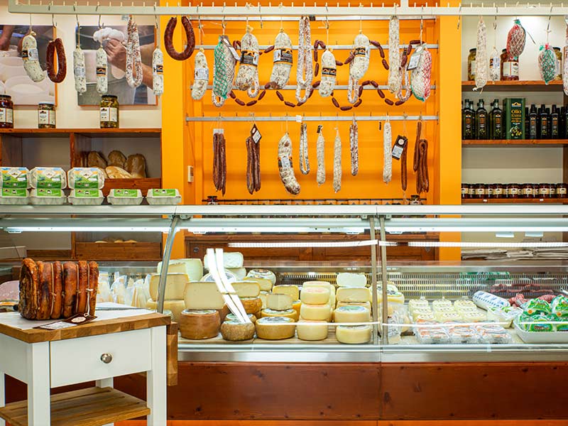 Vendita salumi e formaggi a La Foresta Vendita salumi e formaggi a La Foresta